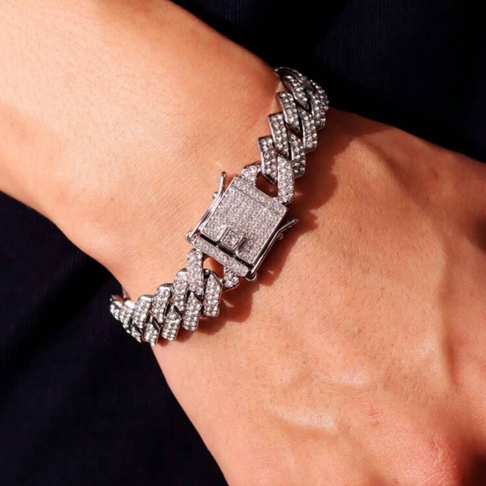 DEVIKA STATEMENT BRACELET